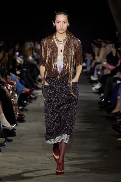 Look 17